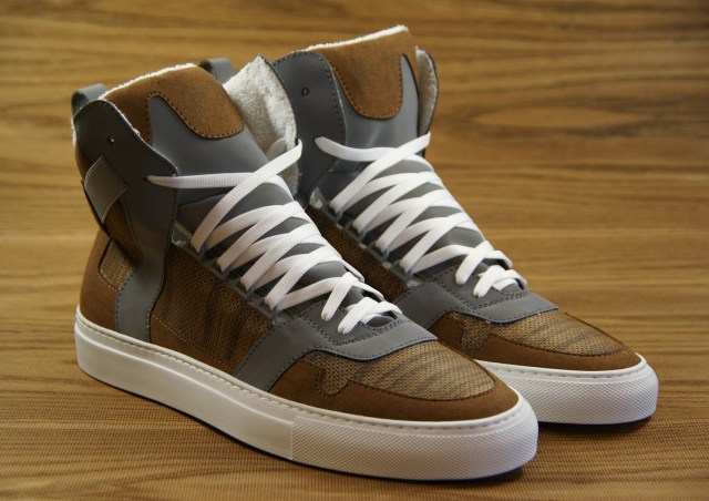 nat-2-wooden-cube-brown-sneaker-details