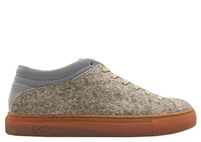 nat-2 milk greige reflective gum