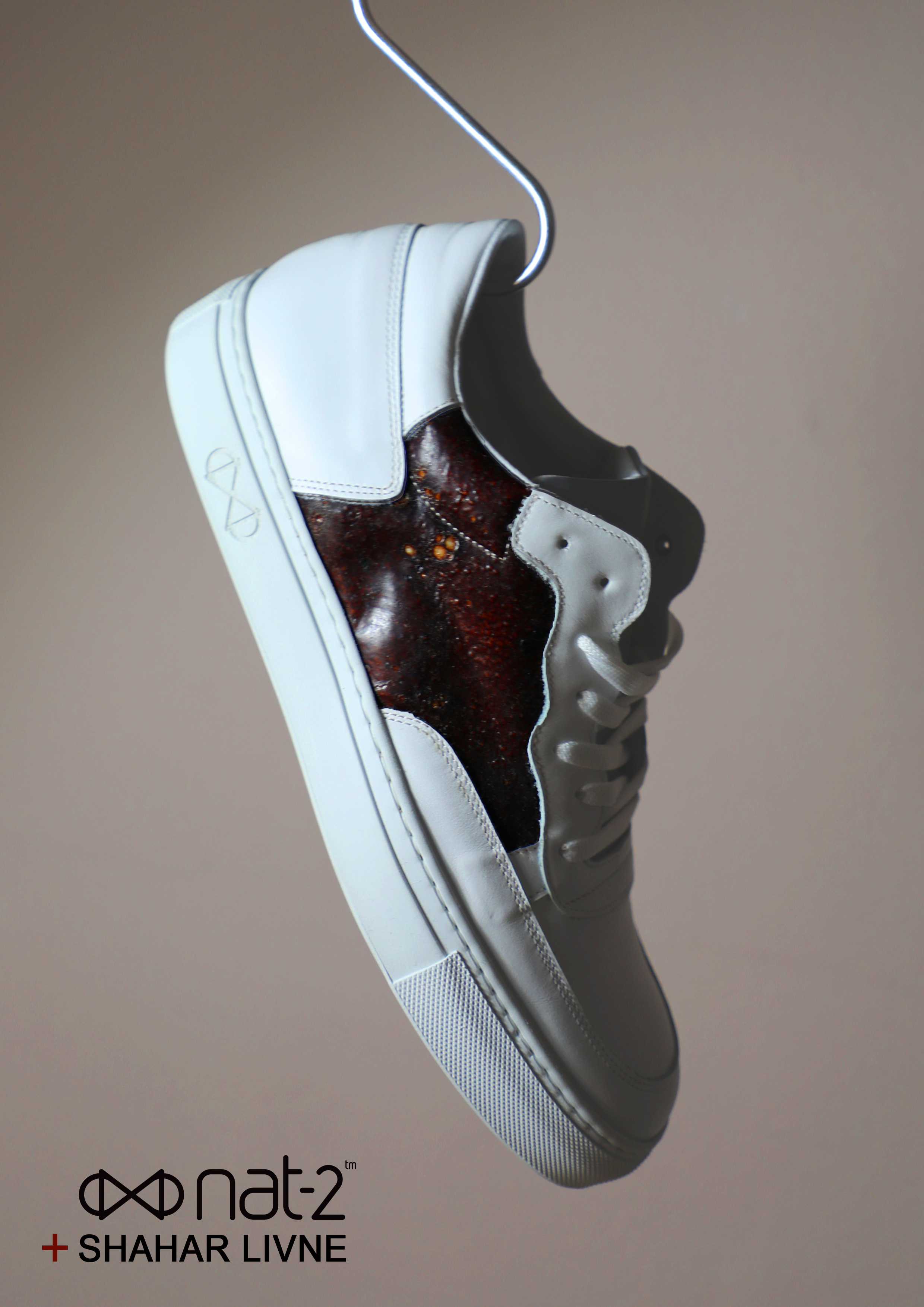 nat-2 x Shahar Livne Blood Sneaker Kopie